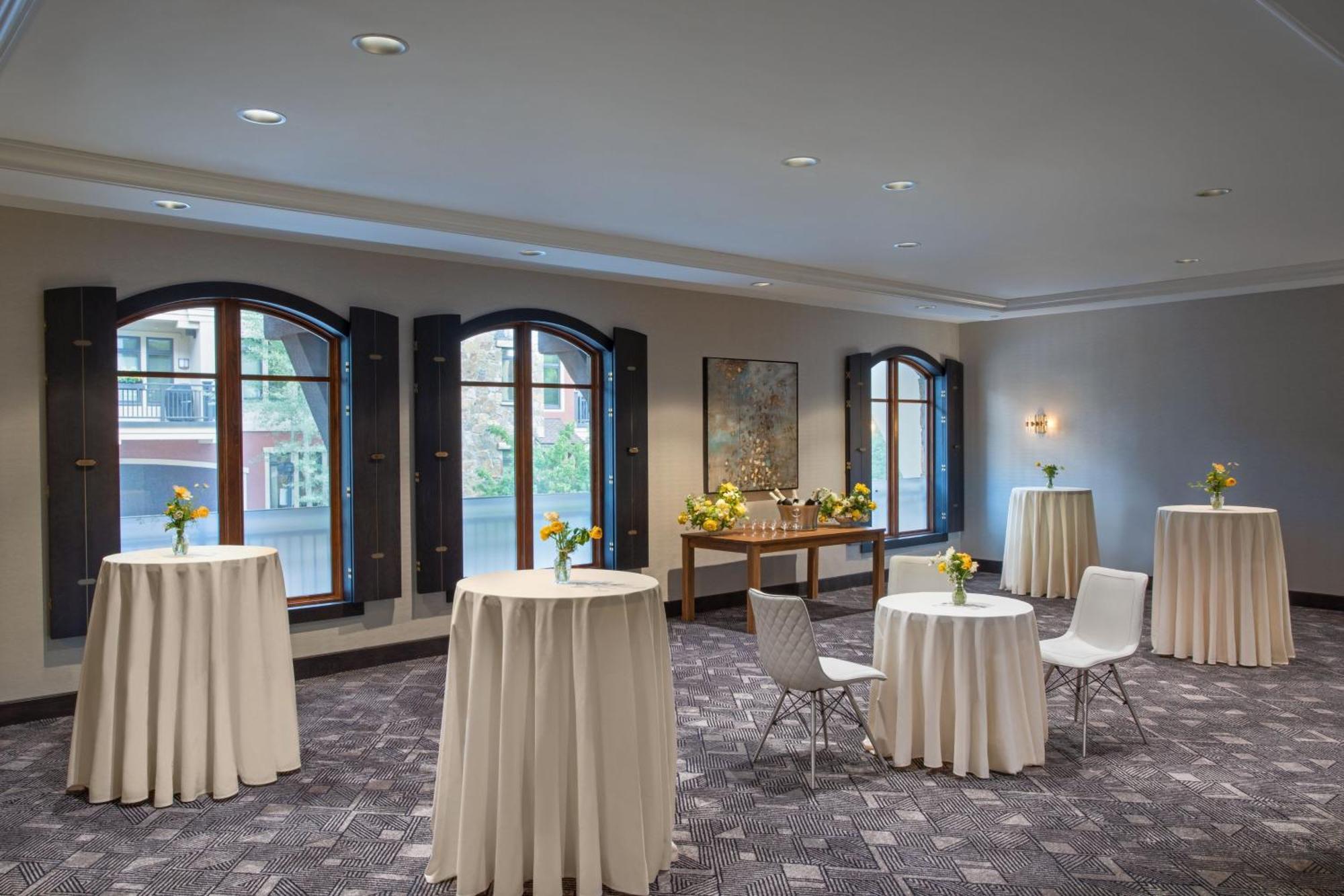 Resort The Hythe, A Luxury Collection Resort,